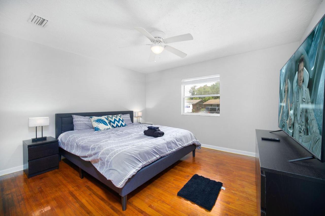 King Bedroom 2Bed1Bath Sleeps 4 Close To Town Center Downtown Beach Mayo Clinic Jacksonville Extérieur photo