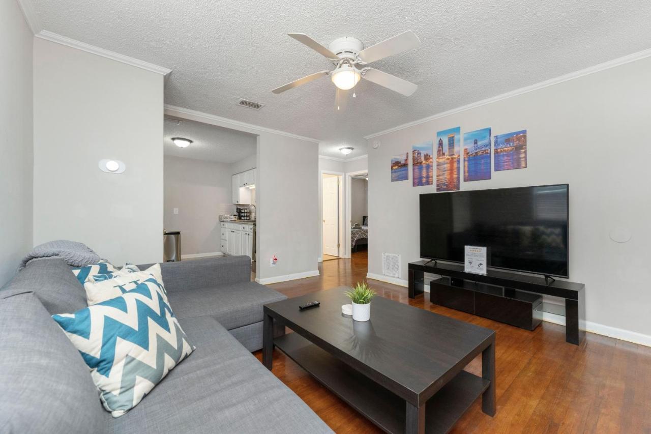 King Bedroom 2Bed1Bath Sleeps 4 Close To Town Center Downtown Beach Mayo Clinic Jacksonville Extérieur photo