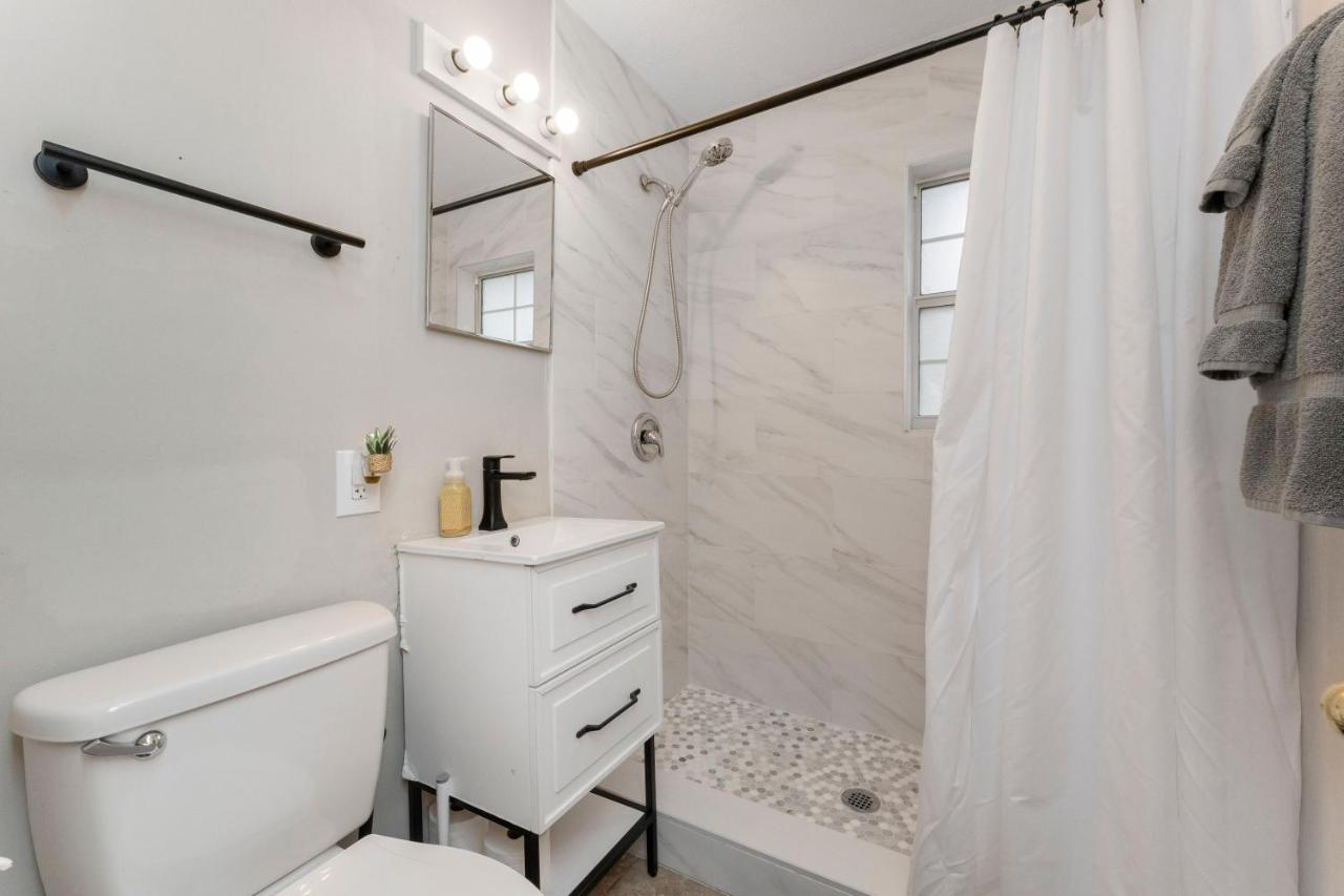 King Bedroom 2Bed1Bath Sleeps 4 Close To Town Center Downtown Beach Mayo Clinic Jacksonville Extérieur photo